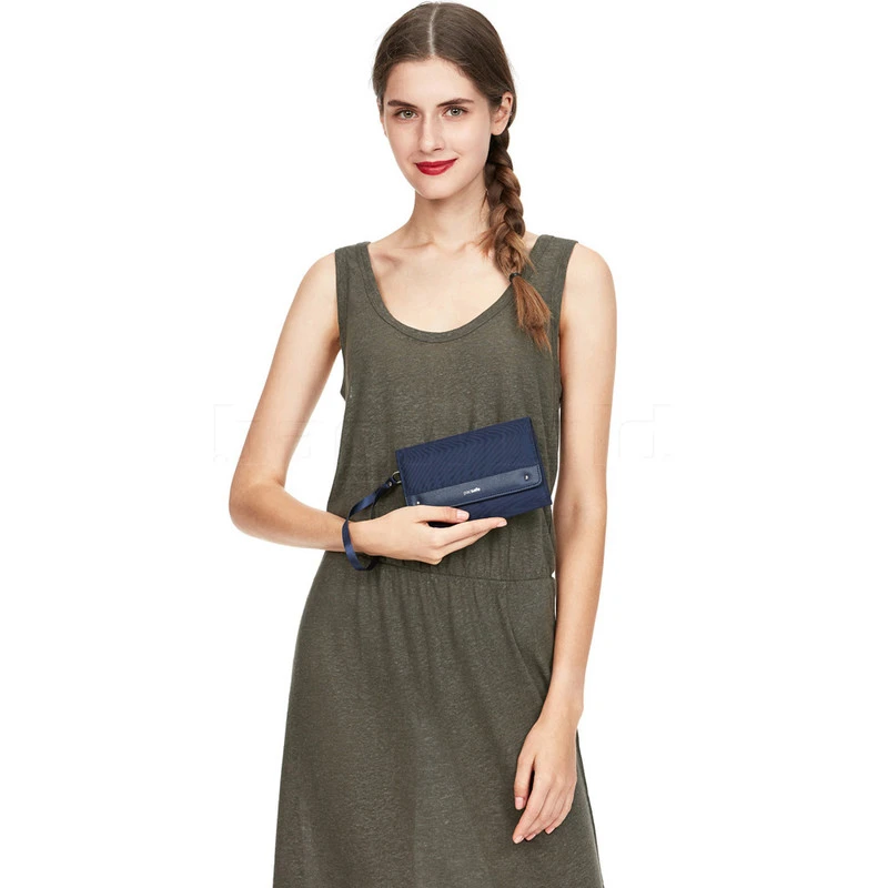 Pacsafe RFIDsafe RFID Blocking Clutch Wallet Nightfall 11015 5 Pacsafe RFIDsafe RFID Blocking Clutch Wallet Nightfall 11015 - Image 5